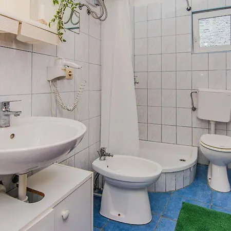 Al Mahdawi By Interhome Vir